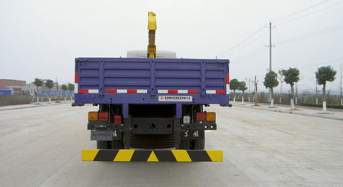 東風(fēng)天龍小三軸隨車(chē)起重運(yùn)輸車(chē)
