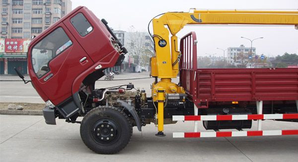 東風(fēng)福瑞卡隨車(chē)起重運(yùn)輸車(chē)