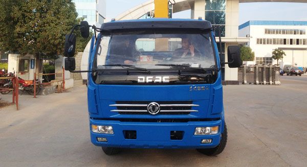 東風(fēng)多利卡隨車起重運(yùn)輸車