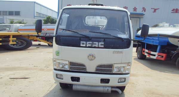 東風(fēng)金霸吸糞車(chē)