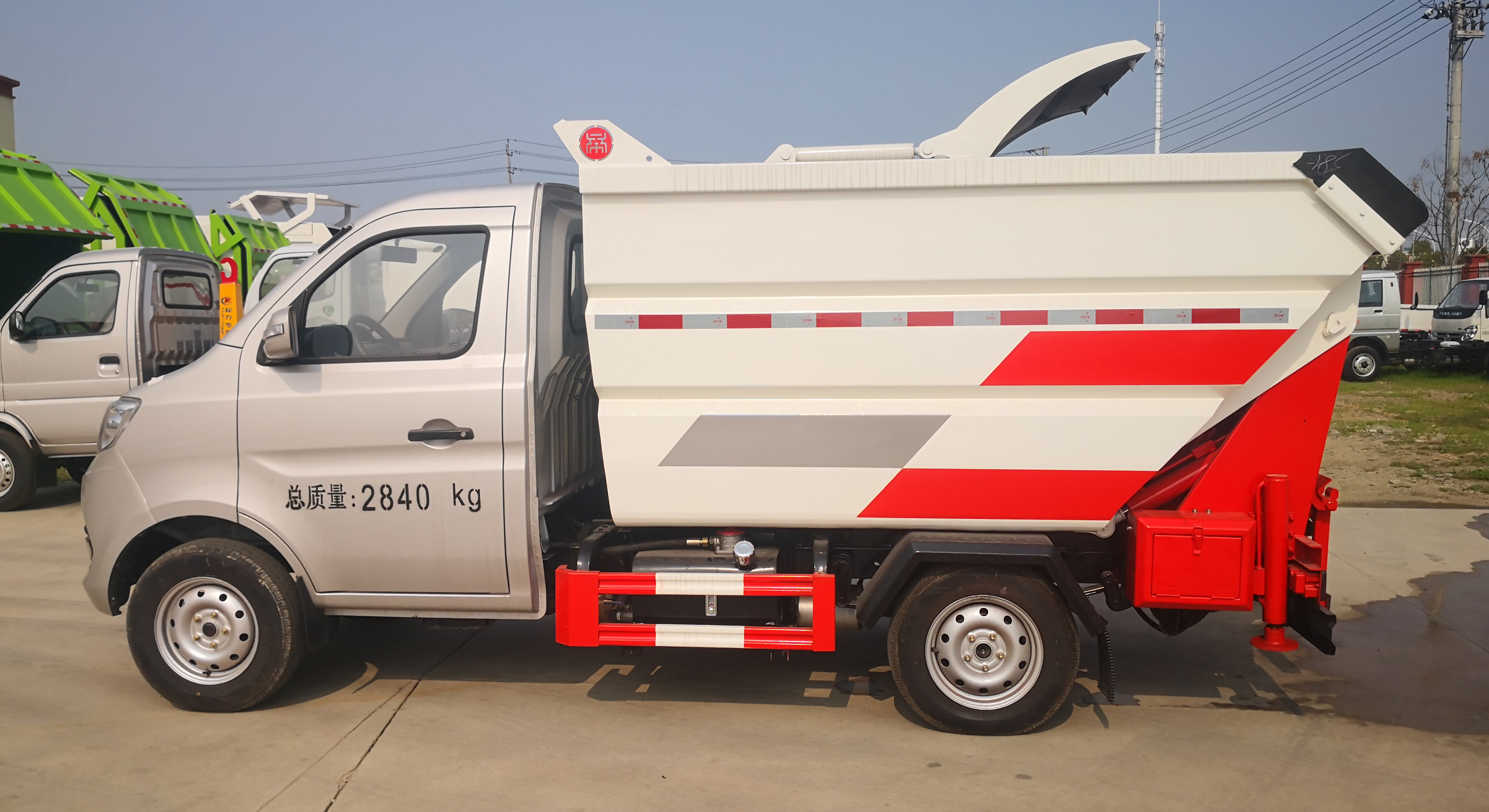 長(zhǎng)安無(wú)泄漏自裝卸式垃圾車(chē)