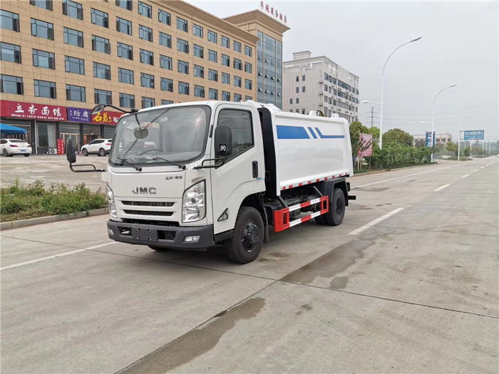 江鈴凱運(yùn)5方自裝卸式垃圾車(chē)