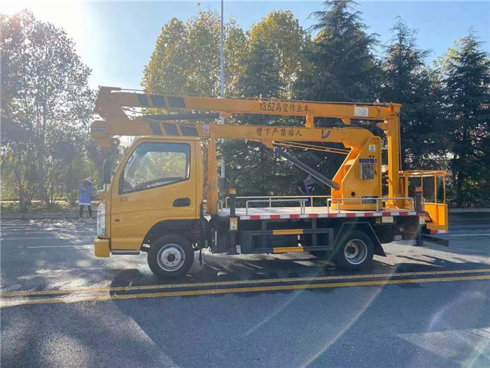 凱馬13.5米藍(lán)牌高空作業(yè)車(chē)