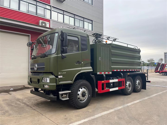 東風(fēng)天錦光伏板、鐵路清洗車