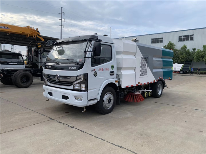 洗掃車(chē)、掃路車(chē)