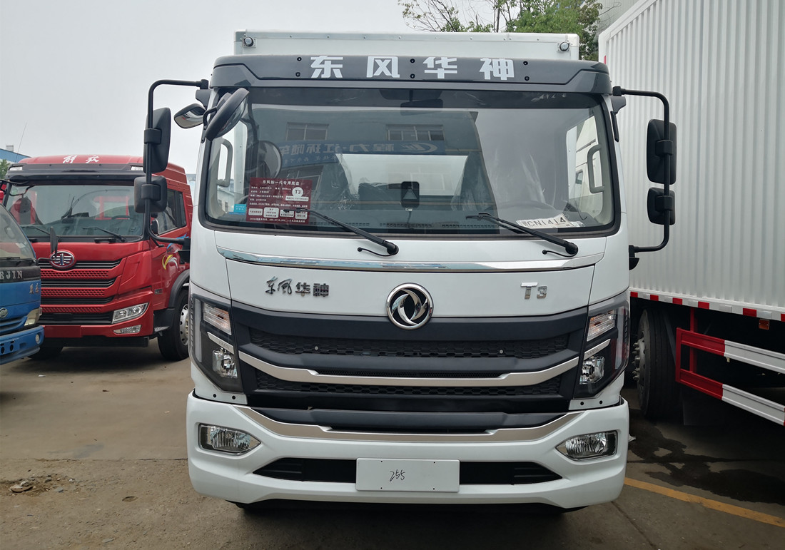 東風(fēng)T3易燃液體廂式運(yùn)輸車(chē)